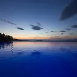 Mykonos מלון