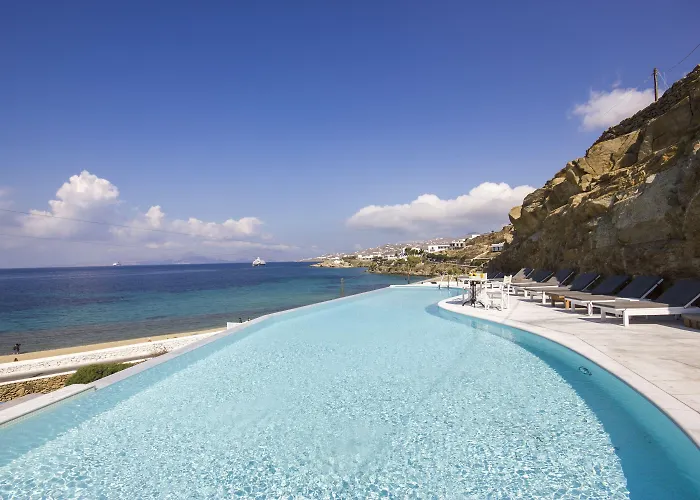 ميكونوس بيتش Mykonos Town